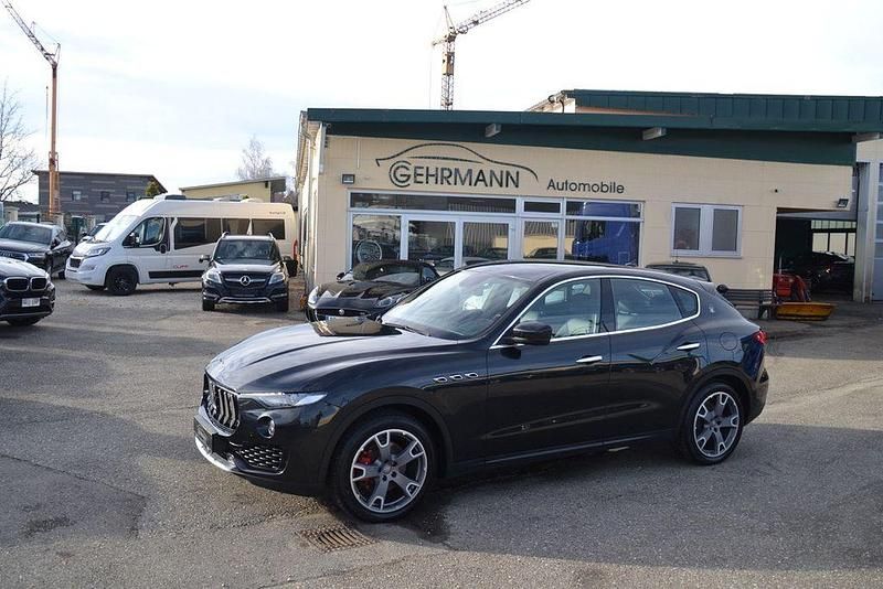 Schwarz Gebraucht 2017 Maserati Levante SUV | 30.750 € (Guter Preis) - Bild 1/2