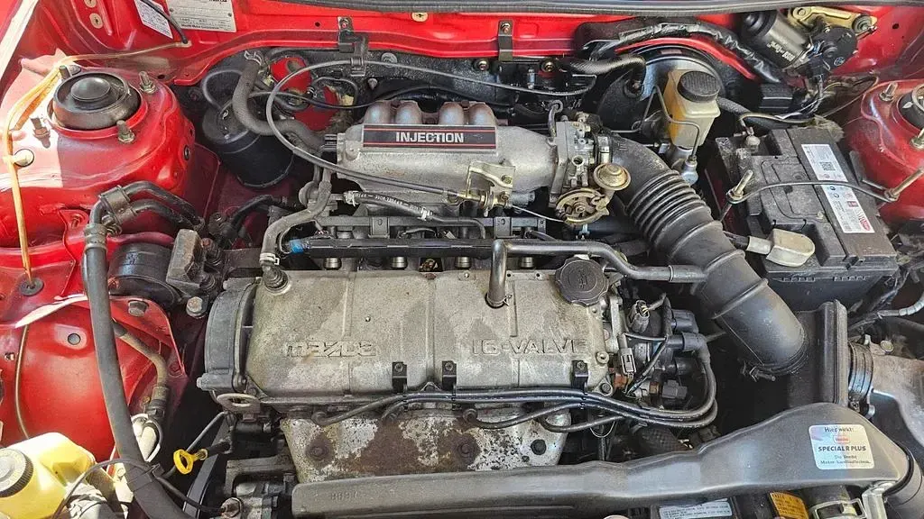 Gebraucht Mazda 323 73 PS (53 kW) 1992 Rot Kleinwagen