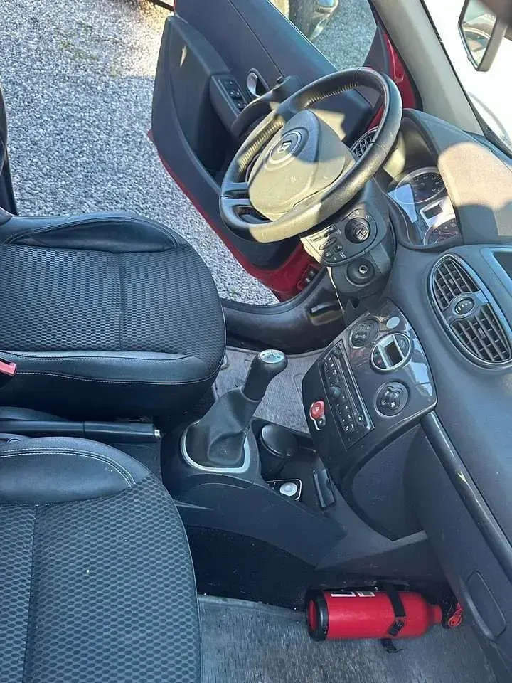 Brugt Renault Clio II 101 HK (74 kW) 2009 Rød Hatchback
