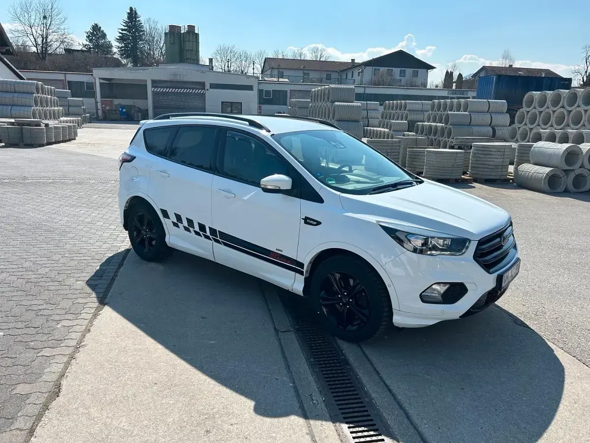 Usado Ford Kuga ST 180 HP (132 kW) 2018 Branco SUV