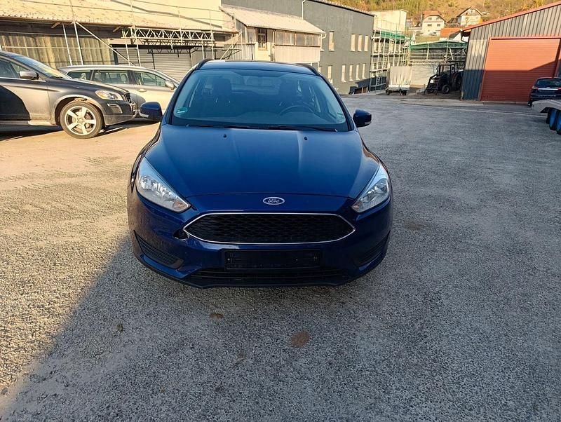 Gebraucht Ford Focus Trend 120 PS (88 kW) 2016 Blau Kombi