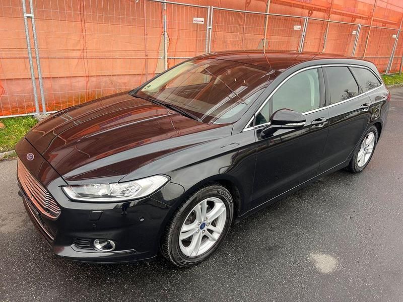 Schwarz Gebraucht 2019 Ford Mondeo Titanium Limousine | 9.750 € (Guter Preis) - Bild 1/4