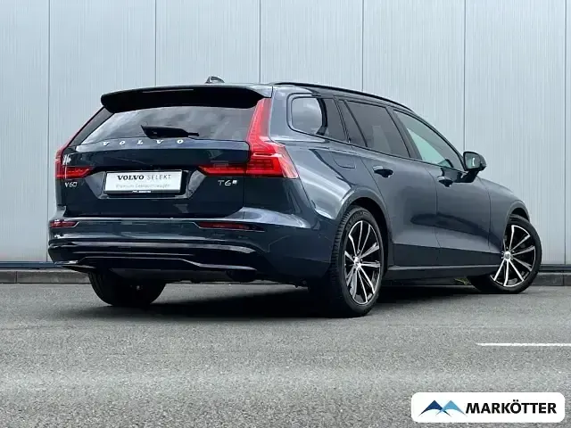 Gebraucht Volvo V60 Plus 398 PS (292 kW) 2025 Denim blue Kombi