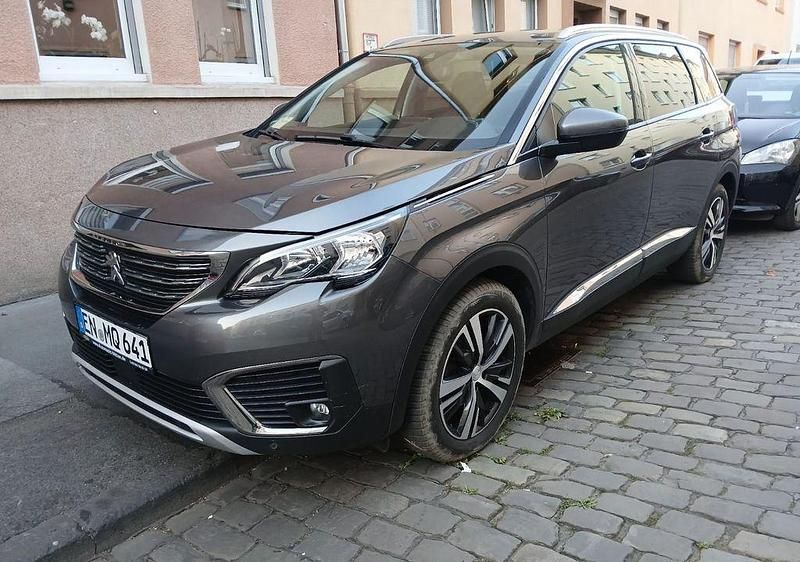 Braun Gebraucht 2020 Peugeot 5008 Van / Kleinbus | 18.000 € (Superpreis) - Bild 1/4