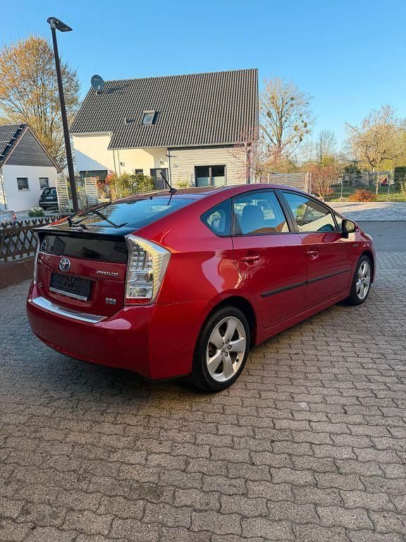 Gebraucht Toyota Prius 99 PS (72 kW) 2009 Rot Kleinwagen