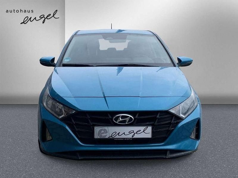 Gebraucht Hyundai i20 Select 84 PS (61 kW) 2023 Grün Kleinwagen