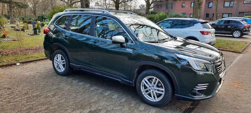 Grün Gebraucht 2022 Subaru Forester SUV | 24.500 € (Superpreis) - Bild 1/4