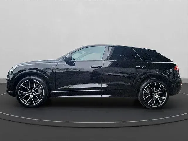 Gebraucht Audi Q8 Ambiente 286 PS (210 kW) 2023 Mythosschwarz metallic SUV