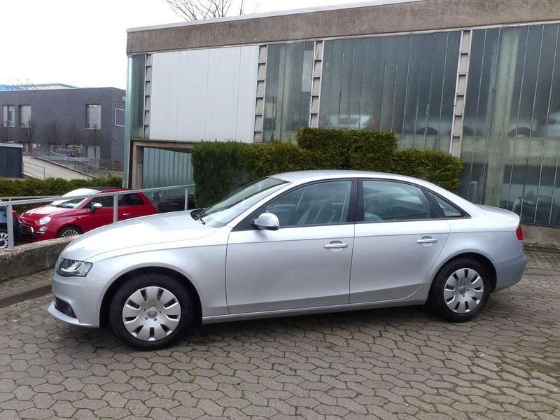 Gebraucht Audi A4 120 PS (88 kW) 2010 Silber Limousine