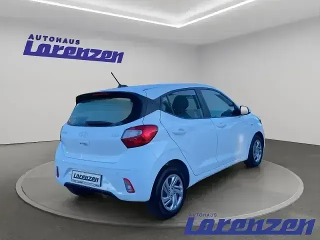 Gebraucht Hyundai i10 Select 63 PS (46 kW) 2024 Weiß Kleinwagen