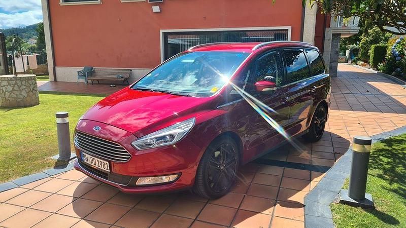 Gebraucht Ford Galaxy 179 PS (131 kW) 2018 Rot Van / Kleinbus