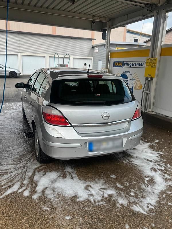 Gebraucht Opel Astra 105 PS (77 kW) 2005 Silber Kleinwagen