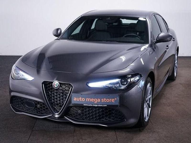 Grau Gebraucht 2022 Alfa Romeo Giulia Ti Limousine | 24.999 € (Superpreis) - Bild 1/4