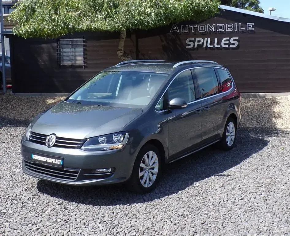 Gebraucht VW Sharan Highline 150 PS (110 kW) 2018 Grau Van / Kleinbus