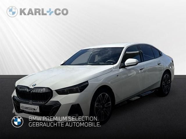 Weiss Gebraucht 2024 BMW 520 Comfort Edition Limousine | 62.890 € (Fairer Preis) - Bild 1/4