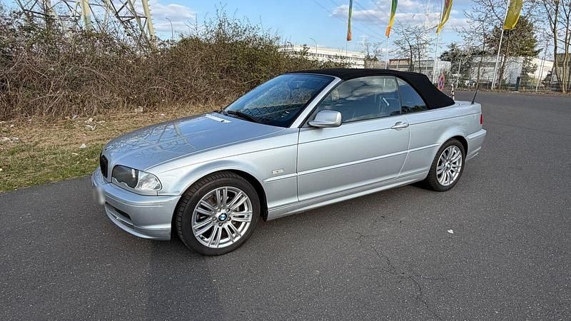 Gebraucht BMW 318 143 PS (105 kW) 2002 Silber Cabrio
