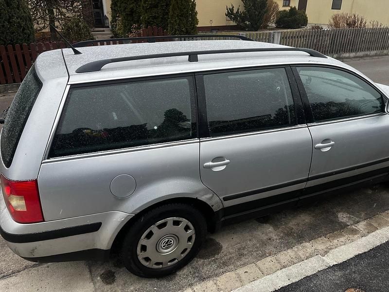 Gebraucht VW Passat 101 PS (74 kW) 2001 Silber Kombi