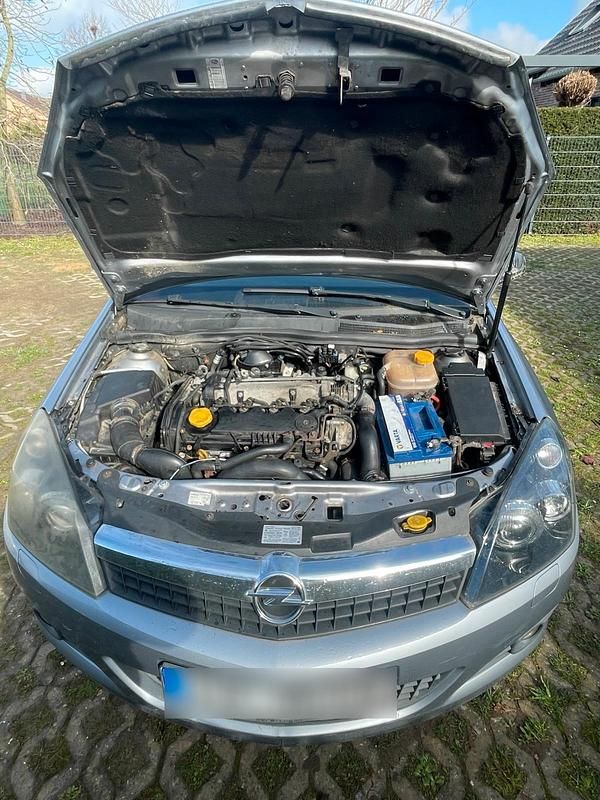 Gebraucht Opel Astra GTC 140 PS (102 kW) 2007 Grau Kleinwagen