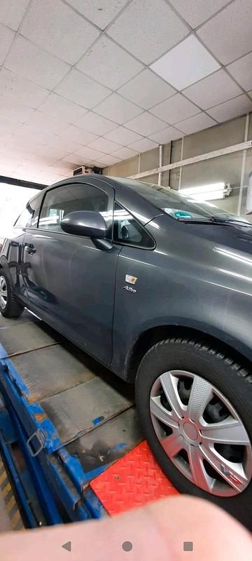 Gebraucht Opel Corsa 87 PS (63 kW) 2013 Grau Kleinwagen