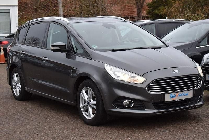 Gebraucht Ford S-MAX Business Edition 150 PS (110 kW) 2018 Grau Van / Kleinbus