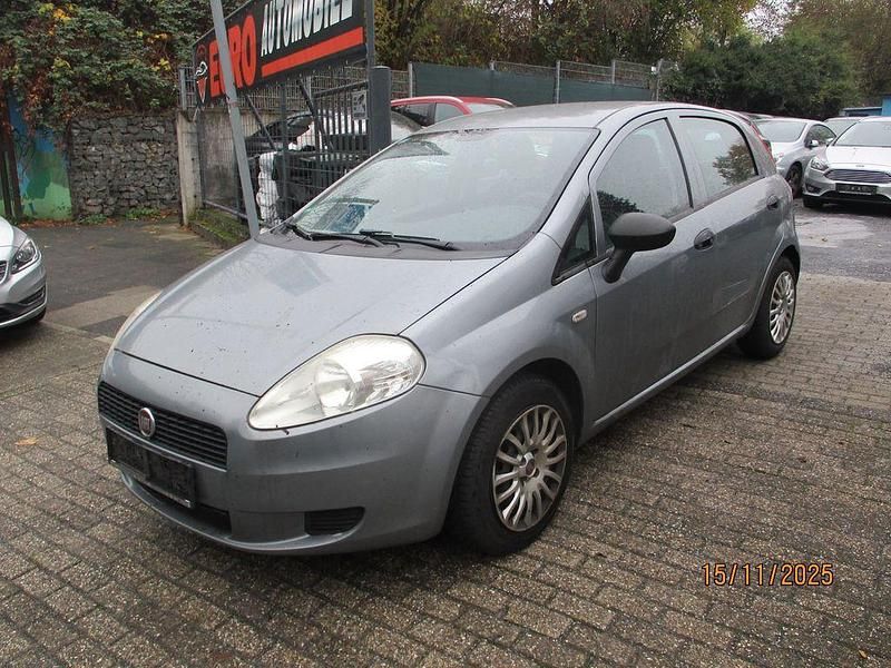 Silber Gebraucht 2012 Fiat Grande Punto Basis Kleinwagen | 1.999 € (Guter Preis) - Bild 1/4