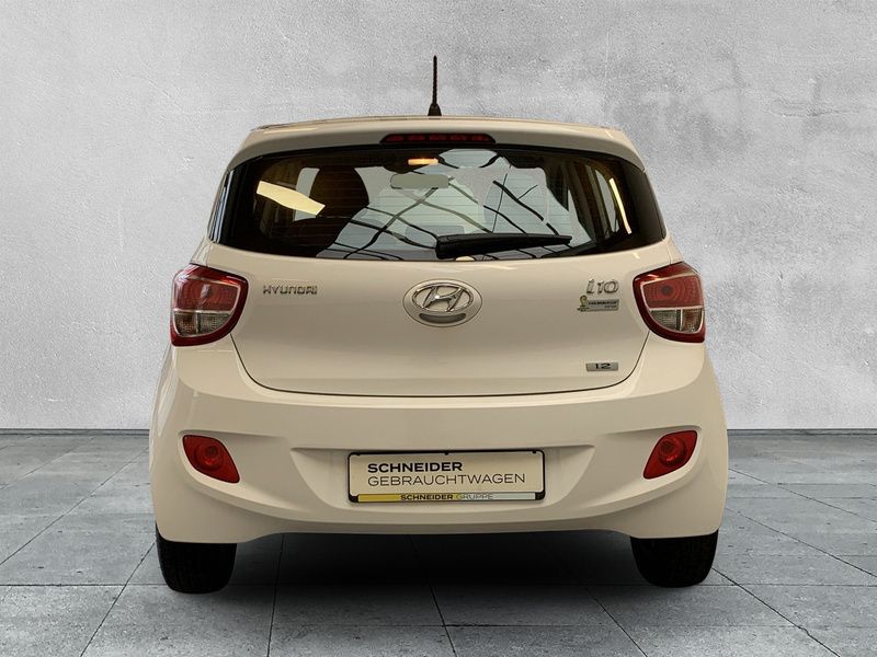Gebraucht Hyundai i10 Edition 87 PS (63 kW) 2014 Weiß Kleinwagen