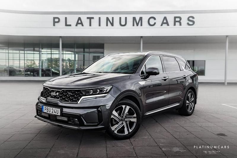 Grau Gebraucht 2023 Kia Sorento 2 SUV | 42.792 € - Bild 1/4