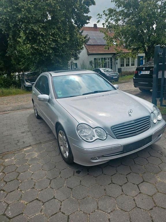 Silber Gebraucht 2000 Mercedes C240 Avantgarde Limousine | 1.600 € (Guter Preis) - Bild 1/4