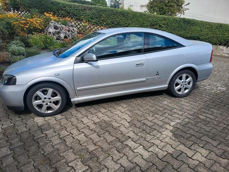 Gebraucht Opel Astra 125 PS (91 kW) 2005 Silber Coupé