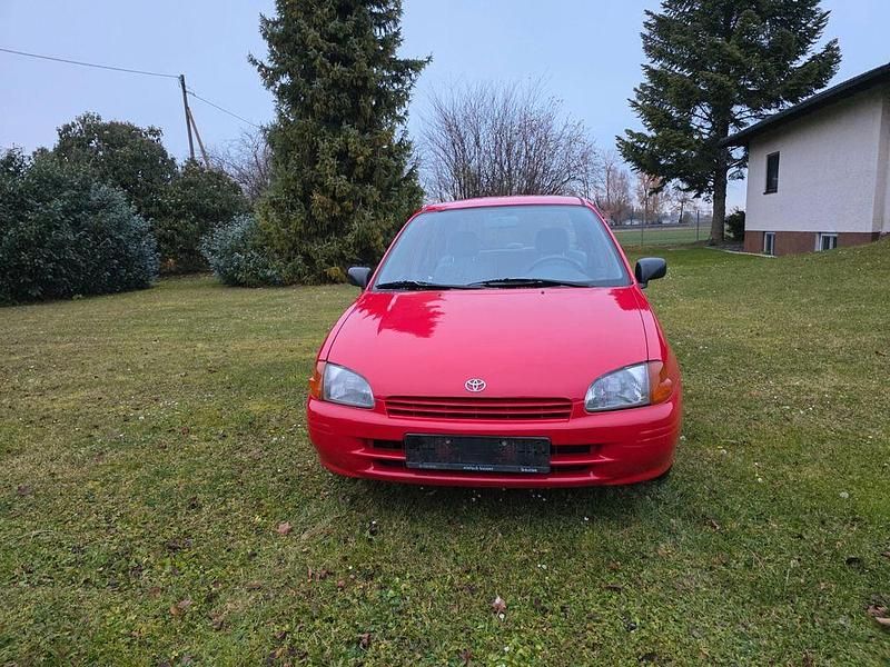 Gebraucht Toyota Starlet 75 PS (55 kW) 1996 Rot Kleinwagen