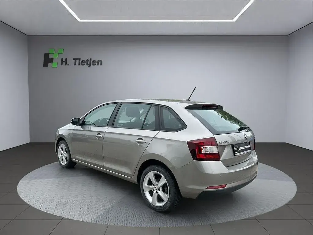 Gebraucht Skoda Rapid 95 PS (69 kW) 2018 Beige Kleinwagen