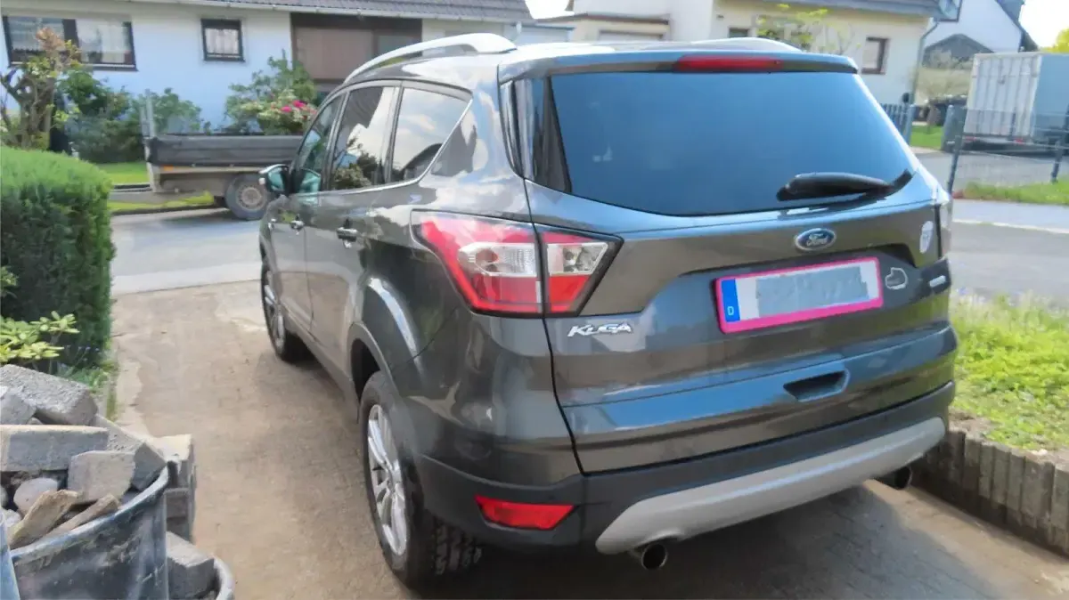 Gebraucht Ford Kuga Titanium 150 PS (110 kW) 2018 Grau SUV