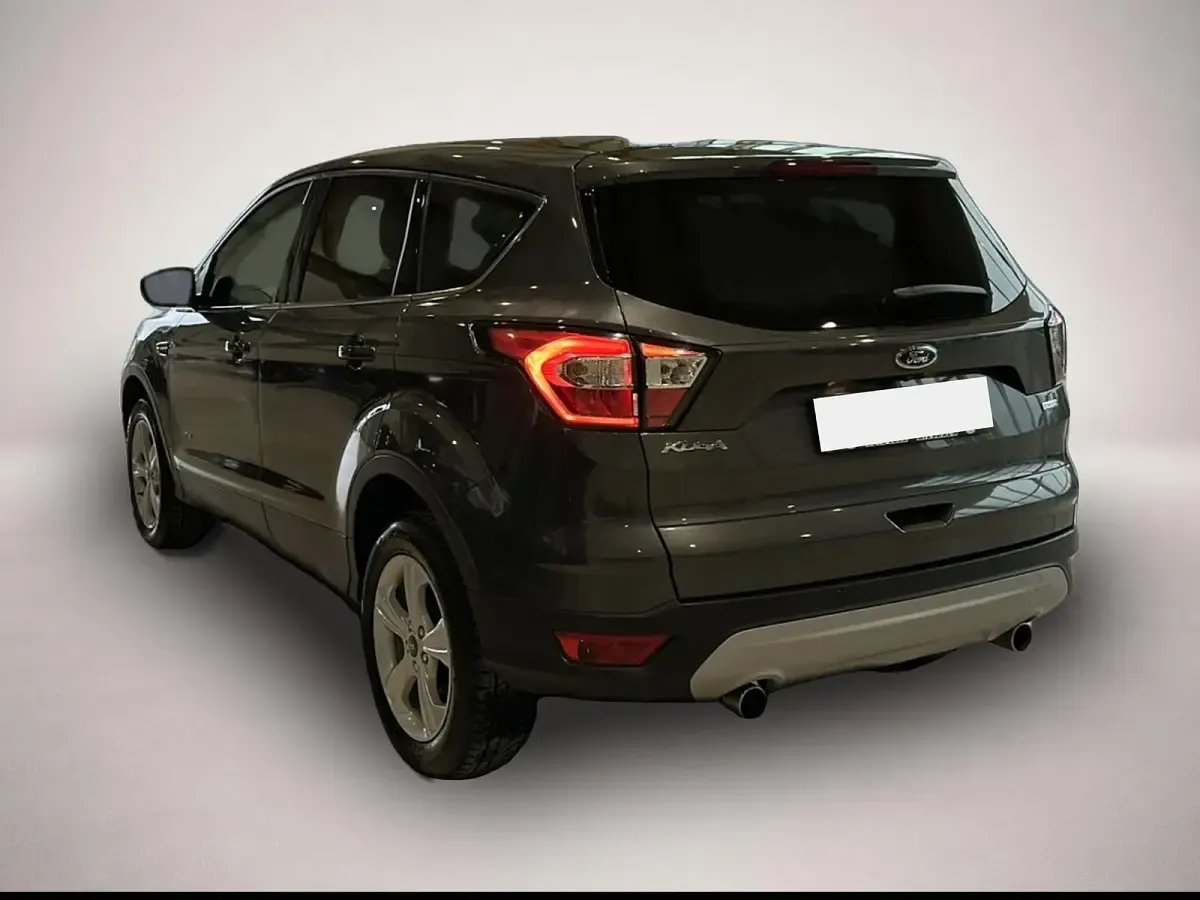 Gebraucht Ford Kuga Titanium 175 PS (128 kW) 2018 Manufacturer SUV