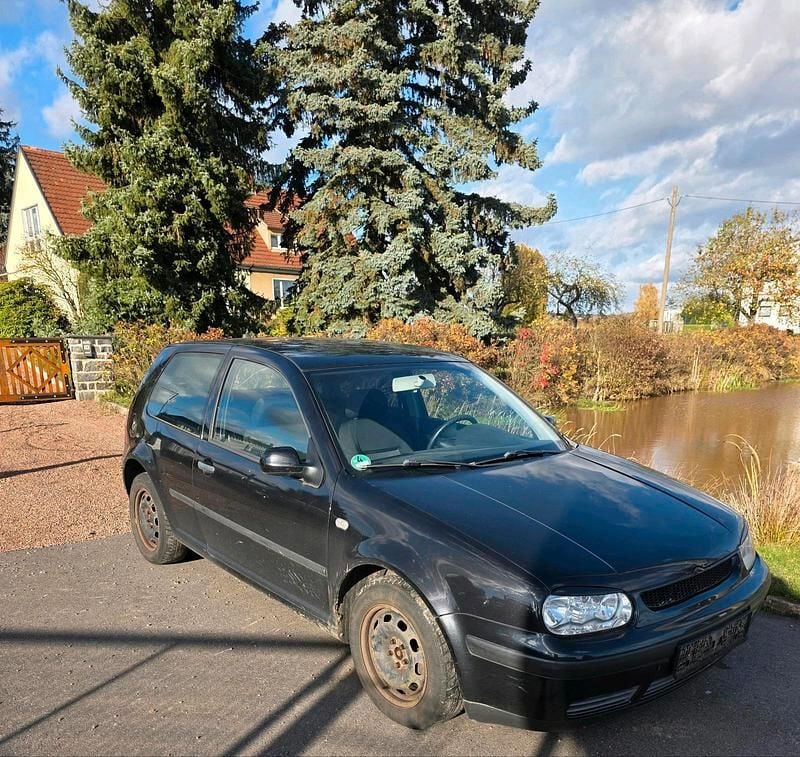 Schwarz Gebraucht 2002 VW Golf IV Limousine | 1.199 € (Fairer Preis) - Bild 1/4