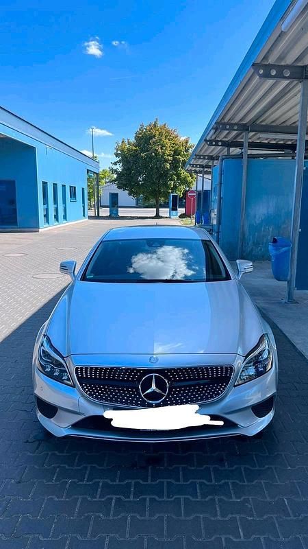 Weiß Gebraucht 2015 Mercedes CLS350 Limousine | 26.500 € (Fairer Preis) - Bild 1/4