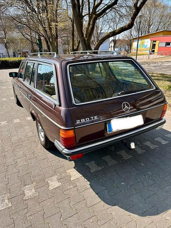 Brugt Mercedes E280 185 HK (136 kW) 1983 Brun Stationcar