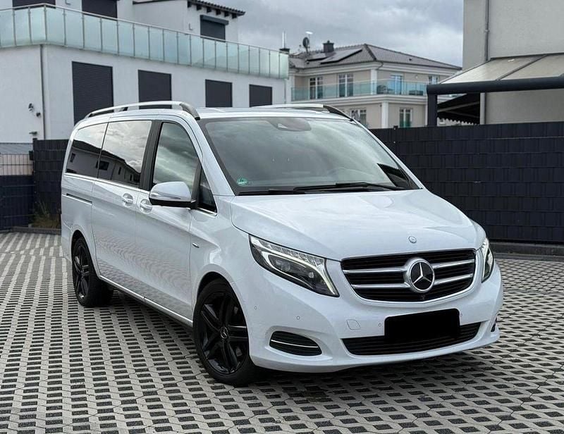 Weiß Gebraucht 2016 Mercedes V250 Avantgarde Edition Van / Kleinbus | 29.800 € (Superpreis) - Bild 1/4