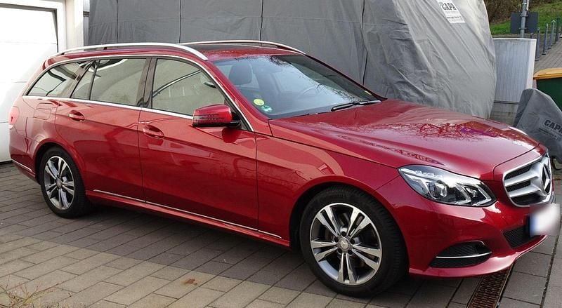 Gebraucht Mercedes E350 Avantgarde 258 PS (189 kW) 2016 Rot Kombi