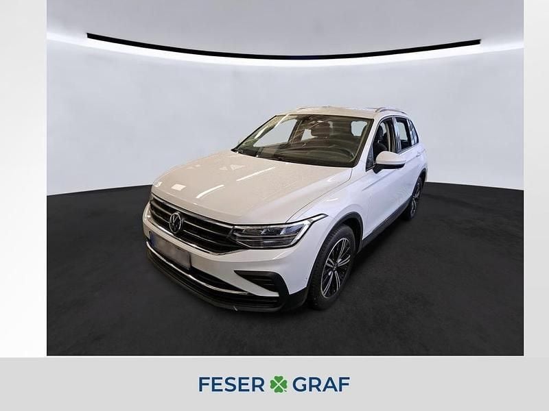 Gebraucht VW Tiguan Active 150 PS (110 kW) 2023 Oryxweiß perlmutteffekt SUV