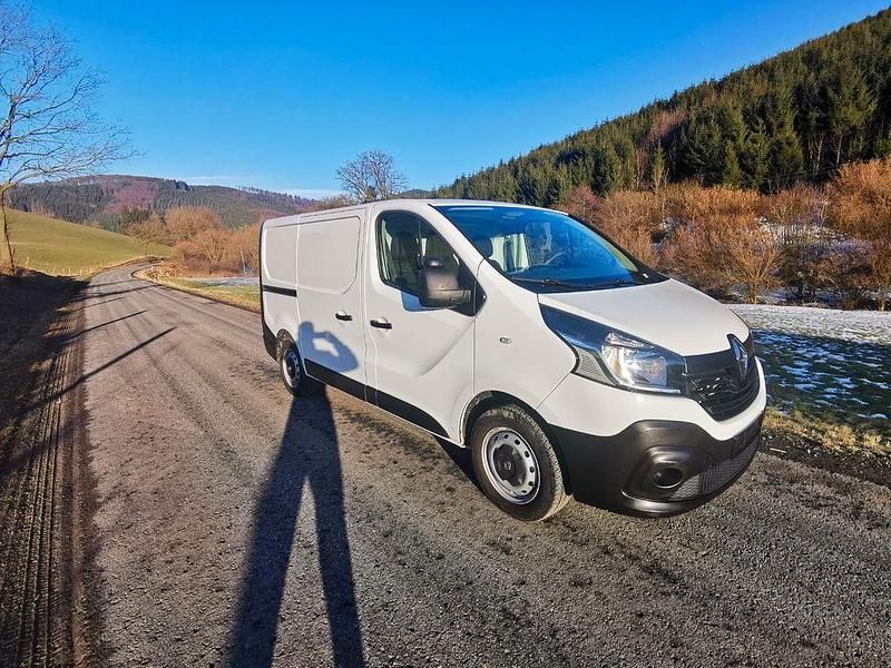 Gebraucht Renault Trafic 94 PS (69 kW) 2018 Weiß Van / Kleinbus