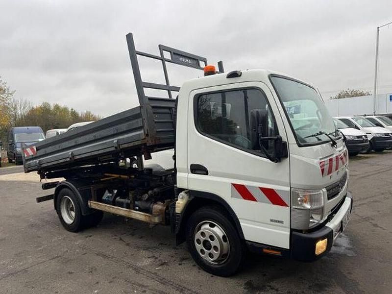 Weiss Gebraucht 2015 Mitsubishi Canter | 19.990 € - Bild 1/4