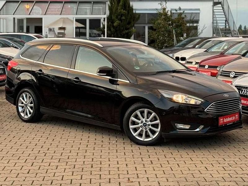 Schwarz Gebraucht 2017 Ford Focus Titanium Kombi | 13.500 € (Fairer Preis) - Bild 1/4