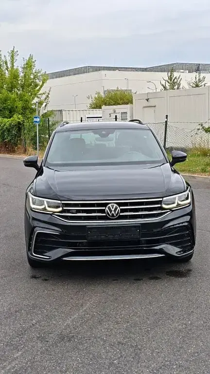 Gebraucht VW Tiguan R-line 150 PS (110 kW) 2022 Schwarz SUV
