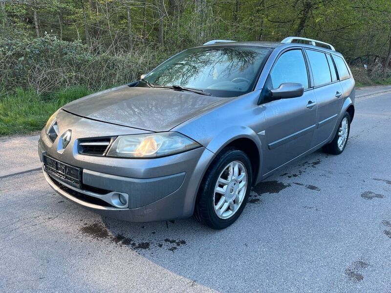 Grau Gebraucht 2009 Renault Mégane III Expression Limousine | 1.800 € (Superpreis) - Bild 1/4