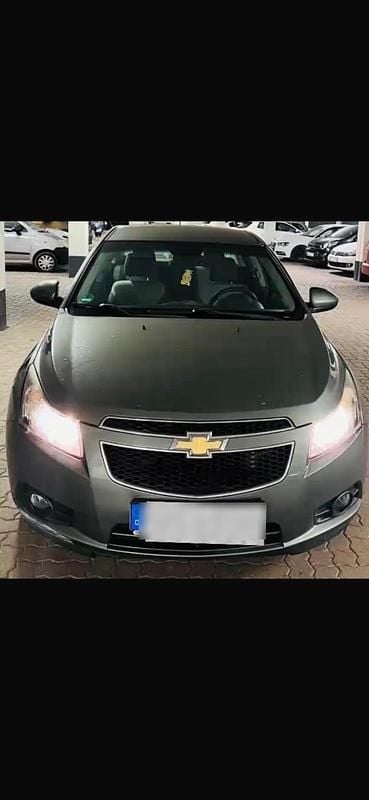 Gebraucht Chevrolet Cruze 109 PS (80 kW) 2010 Grau Limousine