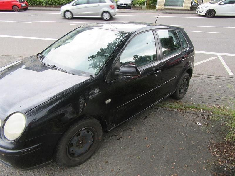 Gebraucht VW Polo 75 PS (55 kW) 2004 Schwarz Kleinwagen