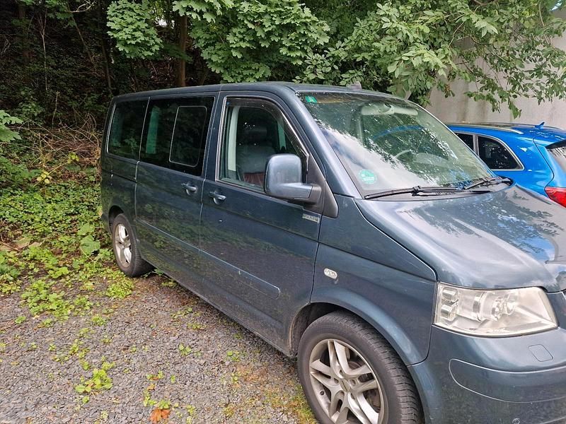 Grau Gebraucht 2005 VW Multivan Van / Kleinbus | 12.800 € - Bild 1/4