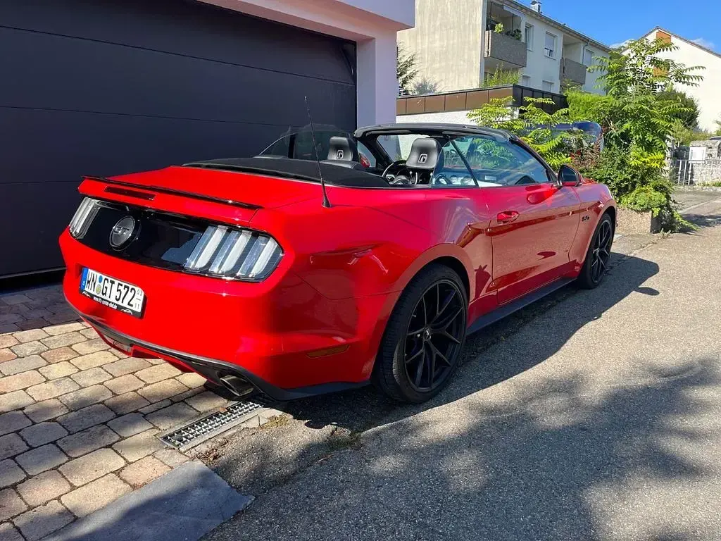 Gebraucht Ford Mustang GT 421 PS (309 kW) 2017 Rot Cabrio