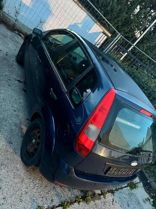 Blau Gebraucht 2003 Ford Fiesta Kleinwagen | 550 € (Superpreis) - Bild 1/4