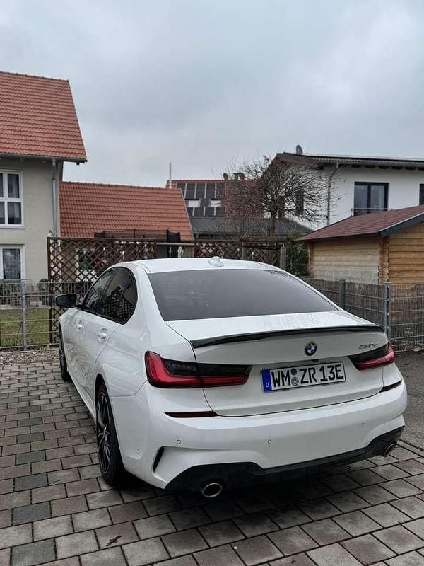 Gebraucht BMW 330e M Sport 292 PS (214 kW) 2019 Weiß Limousine
